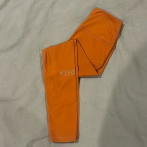 FLEO El toro leggings - 25” - burnt orange - size SMALL